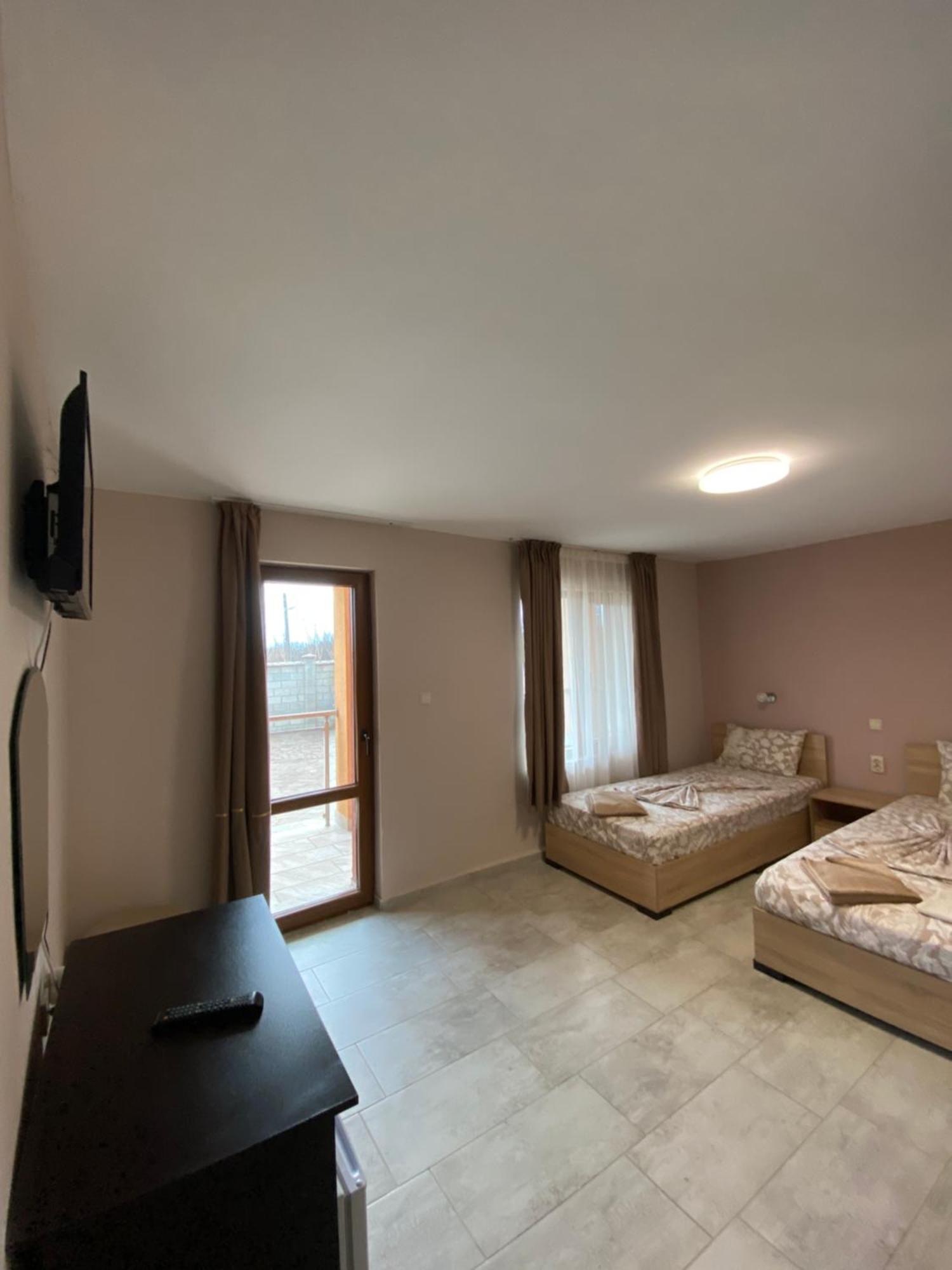 Guest Rooms Wild Duck Ezerets Exterior photo